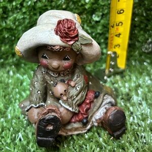 “All God’s Children” Issie ‘Bless My Sole” by Martha Holcombe 1995 Figurine